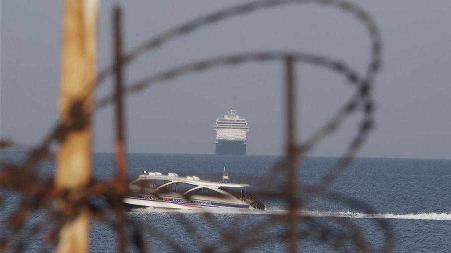 Merebaknya corona di kapal Diamond Princess membuat kapal pesiar lain, yakni MS Westerdam terombang-ambing di lautan. Kapal ditolak berlabuh di empat negara.
