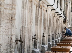 Doa Wudhu Lengkap Arab, Latin dan Artinya