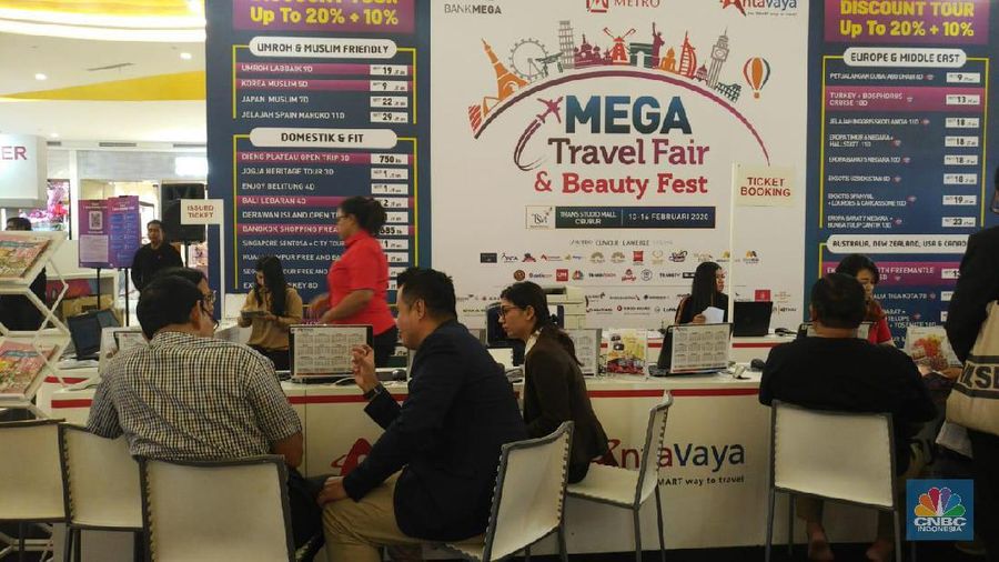 PT Bank Mega Tbk menargetkan kantongi Rp 250 miliar dari gelaran Bank Mega Travel Fair yang digelar di beberapa kota di seluruh Indonesia.