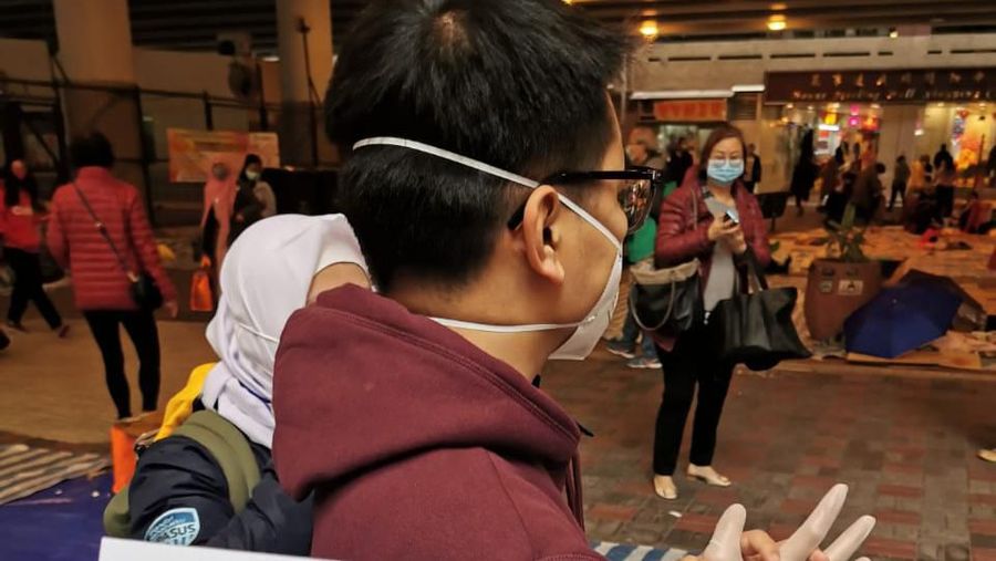 Bank Mandiri Bersama Pekerja Migran Indonesia Bagikan Masker di Hong Kong Aksi ini bertujuan untuk mendukung upaya pencegahan virus Corona.