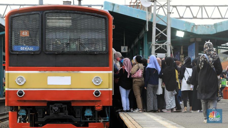 Ada Pergantian Wesel, Kereta KRL akan Alami Rekayasan Perjalanan. (CNBC Indonesia/Andrean Kristianto)