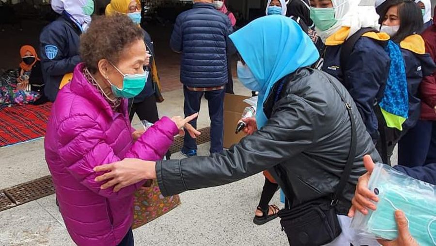 Bank Mandiri Bersama Pekerja Migran Indonesia Bagikan Masker di Hong Kong Aksi ini bertujuan untuk mendukung upaya pencegahan virus Corona.