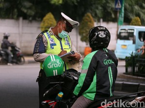 Kena Tilang Nggak Punya SIM, Polisi Bisa Sita Motor-Mobil?
