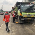 Hutama Karya Jaring 200 Truk Kegendutan di Jalan Tol
