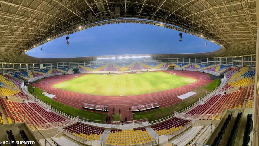 Buat piala dunia, Jokowi resmikan Stadion Manahan Solo, Sabtu (15/2/2020).