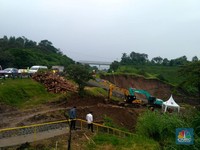 Melihat Longsor di Dekat Jalan Tol Cipularang KM 118