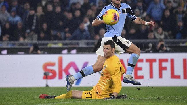 Tanpa Handanovic, Padelli Kepayahan Jaga Gawang Inter Milan