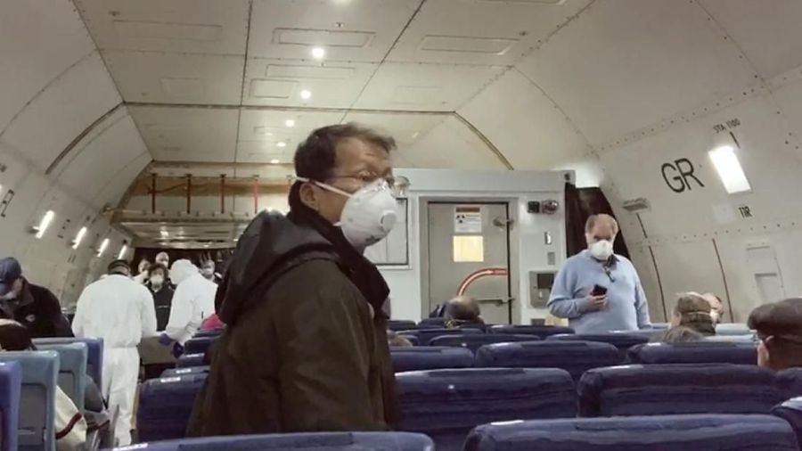Amerika Serikat mengevakuasi warganya dari Kapal Pesiar Diamond Princess yang dikarantina oleh Jepang akibat COVID-19 yang menyebar karena virus corona.