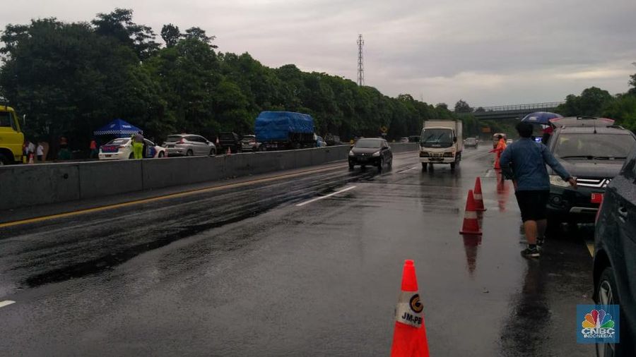 Bakal ada larangan truk masuk tol, tapi masih menunggu Jasa Marga.