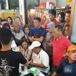 Pencairan Belum Jelas, Nasabah Minna Padi 'Serbu' OJK Besok