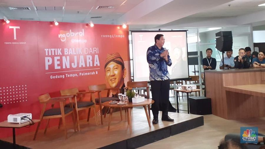 Ahok memiliki hobi baru, yakni push up. Saat semangat, ia bisa lakukan push up sampai 200 kali sehari