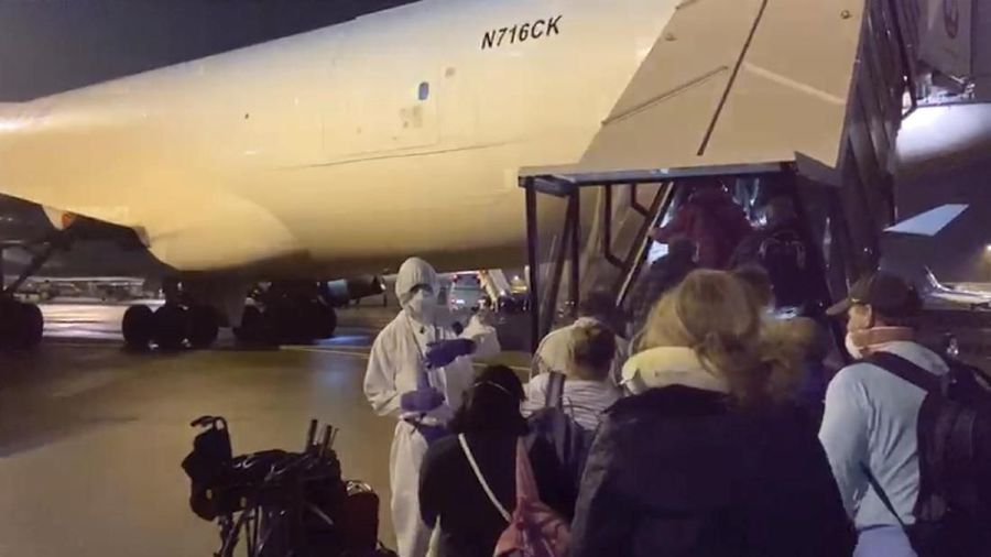 Amerika Serikat mengevakuasi warganya dari Kapal Pesiar Diamond Princess yang dikarantina oleh Jepang akibat COVID-19 yang menyebar karena virus corona.