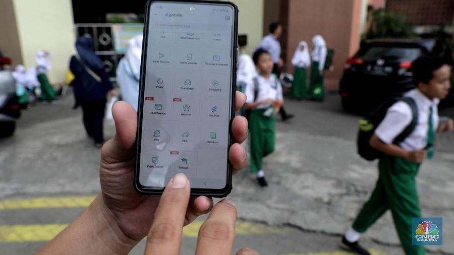 Pemerintah Kota Bandung telah mengeluarkan surat edaran (SE) terkait penanganan penyebaran virus Corona (COVID-19).