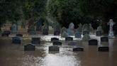 Badan Meteorologi Inggris (Met Office) menyatakan mereka akan membeli komputer sebesar US$1.6 miliar, yang dinilai paling canggih untuk memprediksi cuaca. (Photo by Oli SCARFF / AFP)