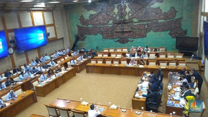 Plastik Kena Cukai, Penerimaan Negara Tambah Rp 1,6 T Kementerian Keuangan bahas lagi penerapan tarif cukai plastik kepada Komisi XI DPR