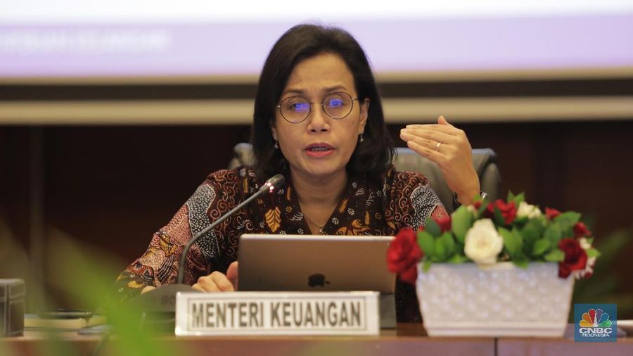 Sri Mulyani didampingi oleh Wakil Menteri Keuangan Suahasil Nazara