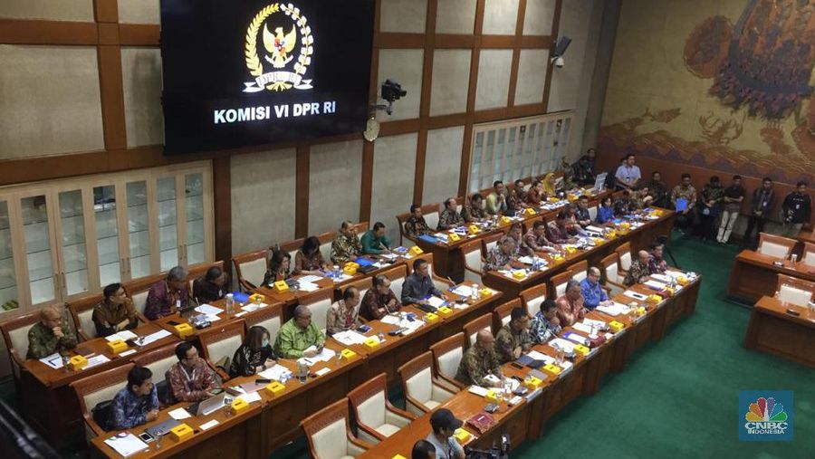 RDP dengan Dirut PT Asuransi Kredit Indonesia, PT Jasa Raharja, PT Asuransi Jasa Indonesia, PT Reasuransi Indonesia Utama, PT Taspen, PT Asabri, PT Pengembangan Armada Niaga Nasional, PT Asuransi Jiwasraya Pembahasan isu aktual bersama Komisi VI DPR RI (CNBC Indonesia/Monica Wareza)