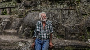 FOTO: 'Bertapa' 40 Tahun demi Mengukir Pegunungan