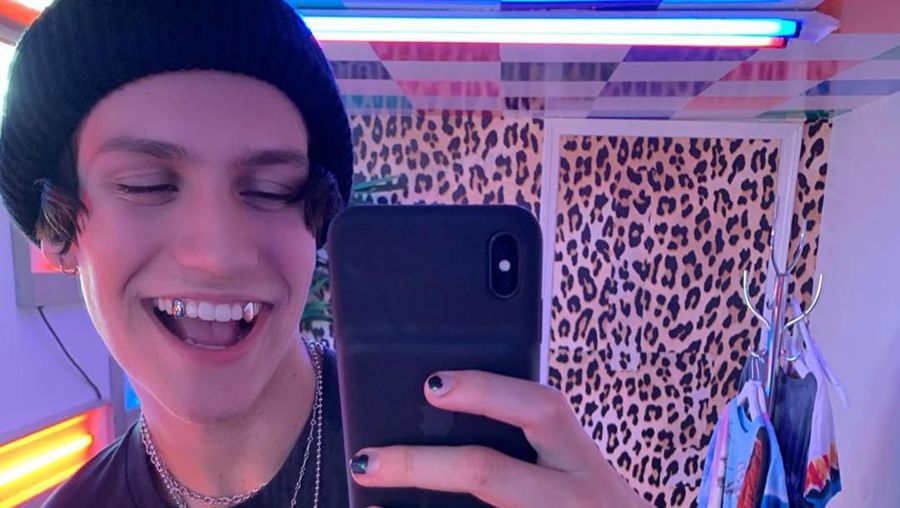 Sama seperti media sosial lainnya, TikTok pun melahirkan selebriti-selebriti baru yang tidak kalah pamornya dengan artis lain dari Instagram maupun YouTube.
