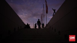FOTO: Rehat Sore di Lapangan Banteng
