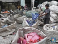 Sampah Plastik Bisa Datangkan Uang Puluhan Juta Rupiah