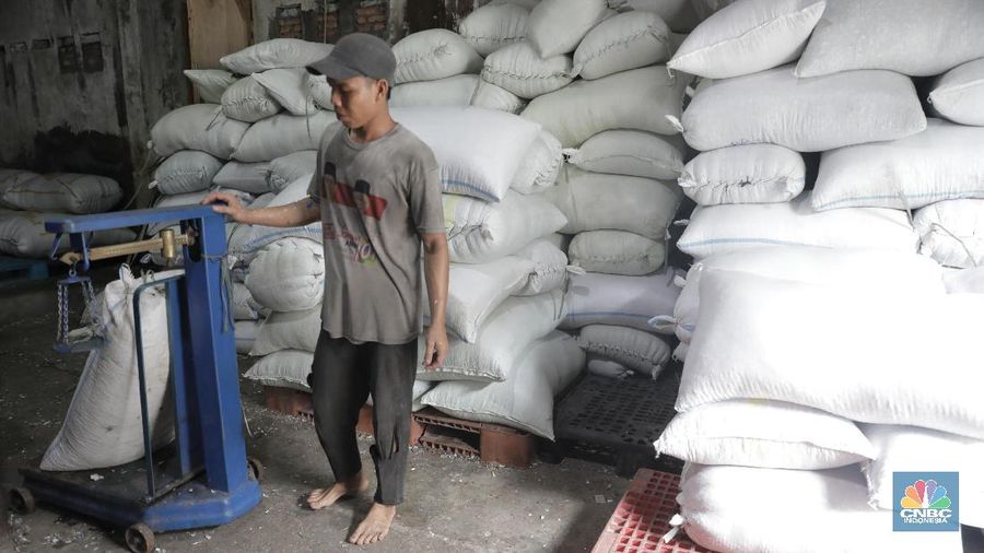 Usaha pengolahan limbah plastik ini cukup menjanjikan, seorang pebisnis ini bisa dapat omzet mencapai Rp40-50 juta per pekan.