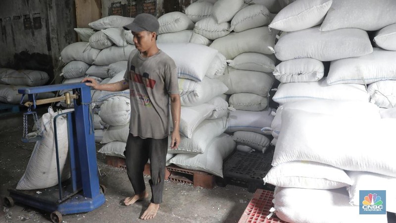Usaha pengolahan limbah plastik ini cukup menjanjikan, seorang pebisnis ini bisa dapat omzet mencapai Rp40-50 juta per pekan.
