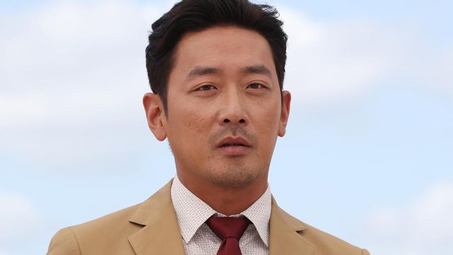 Aktor Ha Jung Woo Bantah Menyalahgunakan Obat Bius