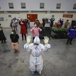 Cara China Lawan Corona: Tawarkan Warga Uang Buat Beli Mobil