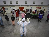 Cara China Lawan Corona: Tawarkan Warga Uang Buat Beli Mobil