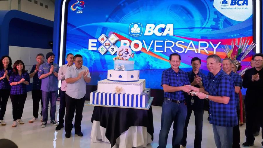 BCA Travel Service menawarkan potongan harga hingga 1 juta untuk pembelian tiket pesawat.