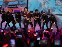 Aksi Panggung TVXQ Bius Penonton di Trans Studio Cibubur
