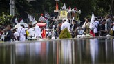 Salah satu tuntutan adalah penangkapan Harun Masiku, tersangka kasus suap PAW di KPU. (ANTARA FOTO/Dhemas Reviyanto/foc)