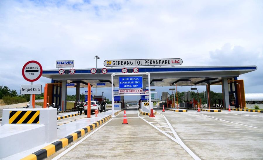 Setelah Tiket Pesawat, Tarif Tol Dikaji Naik Demi Cegah Mudik Pemerintah akan menaikkan tiket pesawat lebih mahal, dan mengkaji menaikkan tarif tol lebih mahal sementara waktu demi mengurangi pemudik di tengah corona.