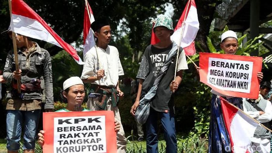 Aksi 212 dilakukan oleh Persaudaraan Alumni (PA) 212 dengan tema 'Berantas Mega Korupsi Selamatkan NKRI'.