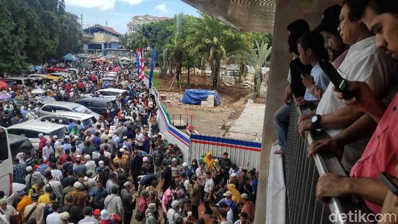 Aksi 212 dilakukan oleh Persaudaraan Alumni (PA) 212 dengan tema 'Berantas Mega Korupsi Selamatkan NKRI'.