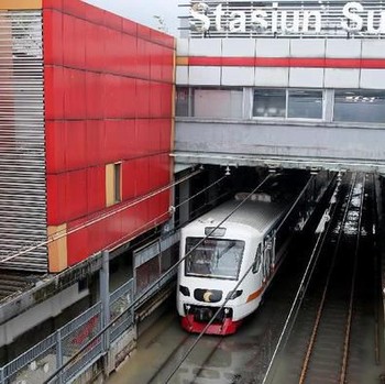 KRL Lumpuh, Ini Penampakan Stasiun Sudirman Terendam Banjir