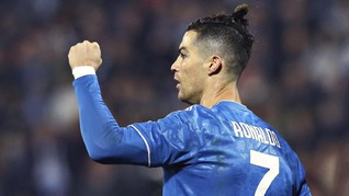 Ronaldo Punya Penata Rambut Dadakan di Tengah Pandemi Corona