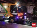 Malam Sunyi Mobil Penyapu Jalanan Jakarta