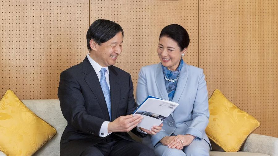 Perayaan hari ulang tahun Kaisar Naruhito yang pertama kali digelar untuk publik terpaksa dibatalkan karena khawatir penyebaran penyakit akibat Covid-19.