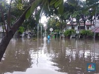 Diguyur Hujan, Jakarta Banjir Lagi Sampai Mati Listrik