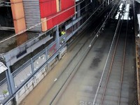 Jakarta Banjir, KRL Lumpuh & Stasiun Sudirman Tak Beroperasi