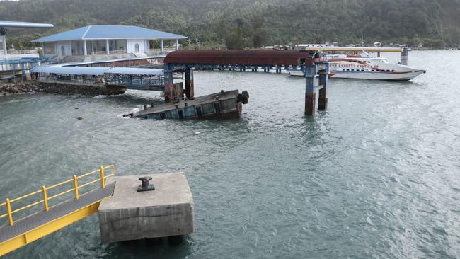 Dermaga Kapal Cepat di Sabang Roboh Dihantam Ombak