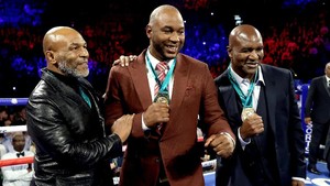 Mike Tyson Girang Lihat Tyson Fury TKO Wilder