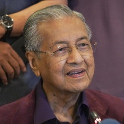 Kondisi Terkini Eks PM Malaysia Pasca Dilarikan (Lagi) ke RS