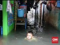 Banjir Masih Genangi Rumah Warga di Pegangsaan Dua Jakut