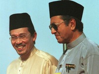 Drama Mahathir vs Anwar Ibrahim, Raja Malaysia Turun Tangan