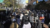 Sekitar 9.300 anggota Shincheonji saat ini tengah dikarantina dan akan melalui tes kesehatan. (Lee Moo-ryul/Newsis via AP)