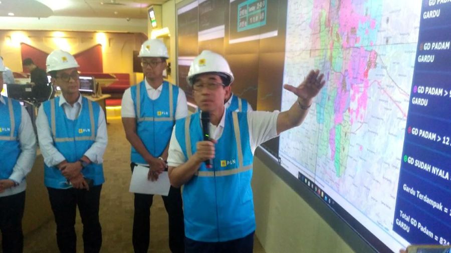 PLN sebut banjir membuat ribuan gardu terendam, ini kerugiannya