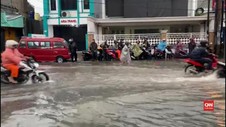 VIDEO: Kumpulan Video Amatir Banjir Rendam Jakarta dan Bekasi